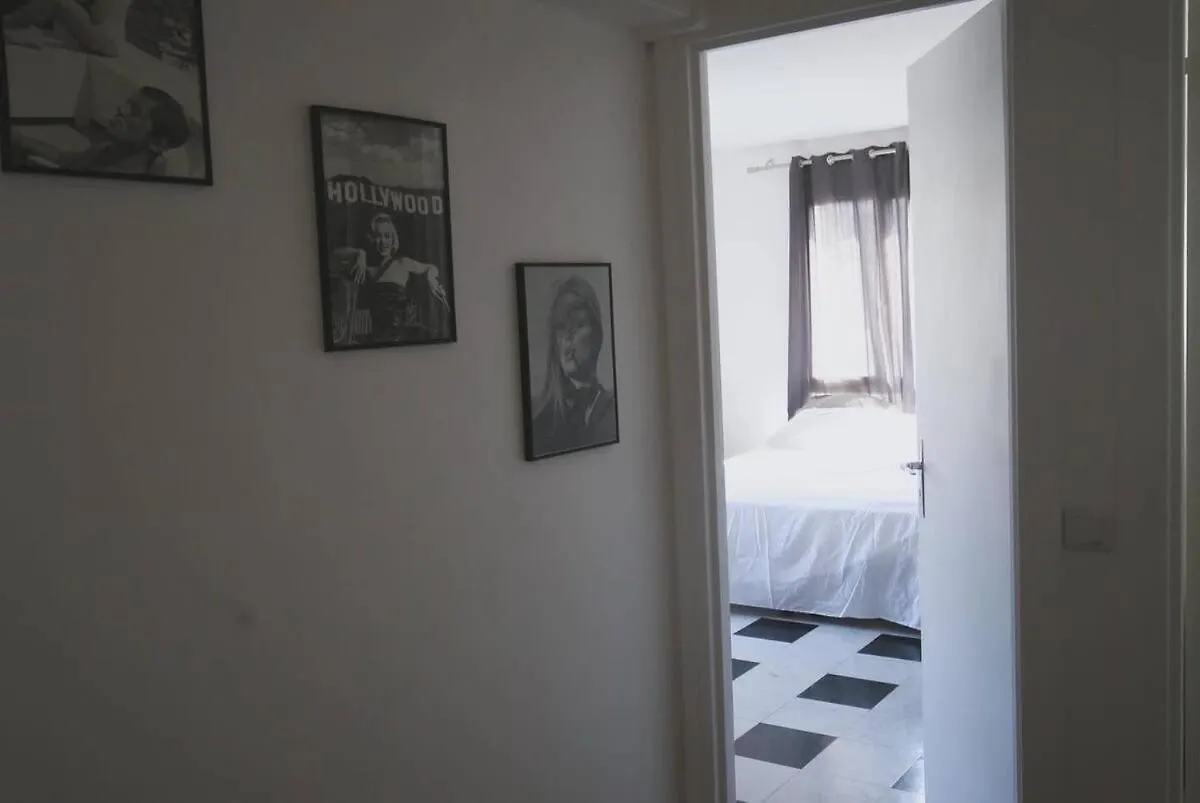 Quarto em Acomodações Particulares Superbe Chambre Avec Terrasse Dans Un Appartement Partage Dans Le Centre De Paris