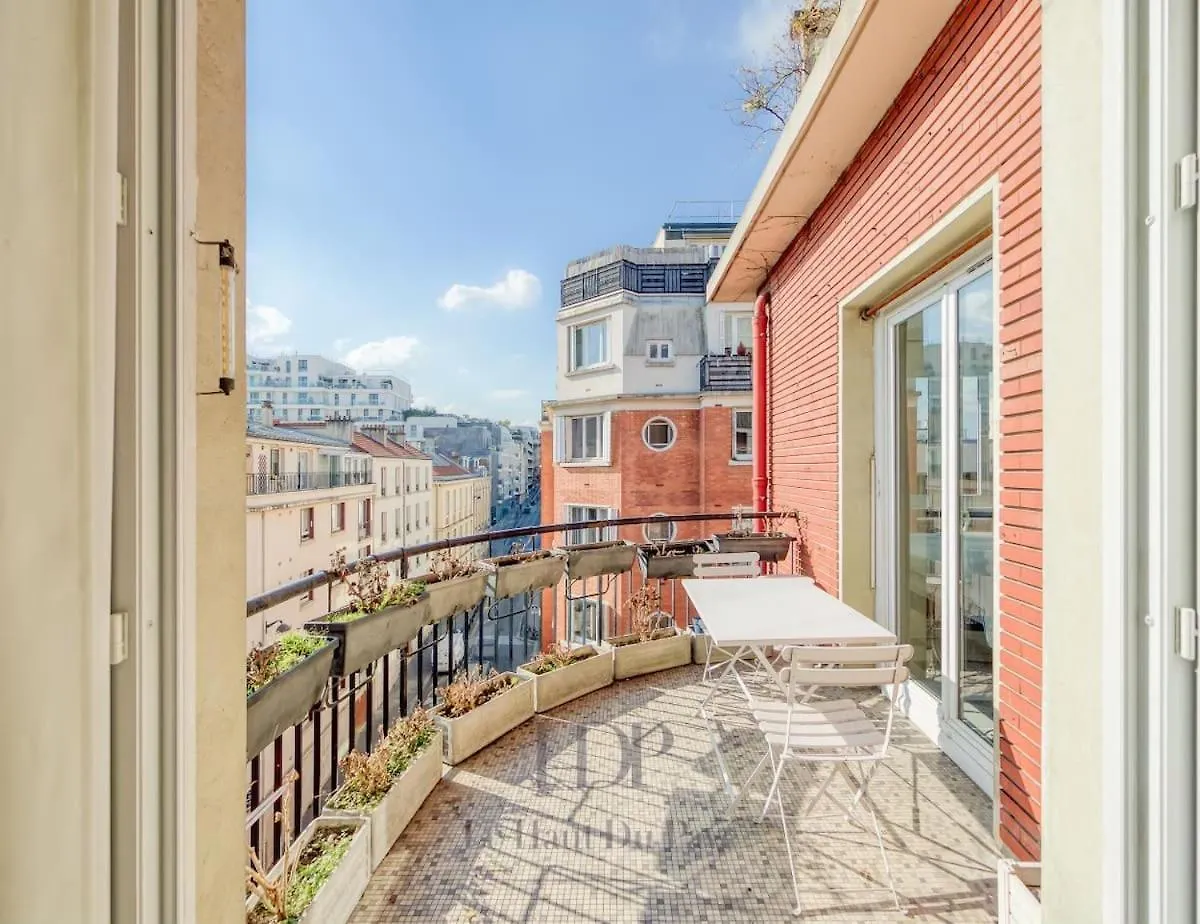 Quarto em Acomodações Particulares Superbe Chambre Avec Terrasse Dans Un Appartement Partage Dans Le Centre De Paris